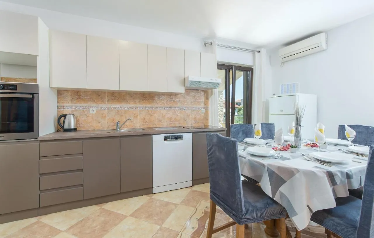 公寓 Apartmani Lorena 波雷奇 克罗地亚