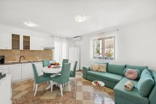 Apartmani Lorena 波雷奇
