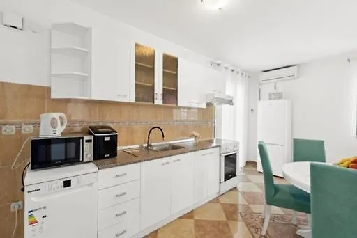 Apartmani Lorena 波雷奇
